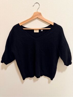 Black cropped Elle 100% Cashmere V-Neck Sweater